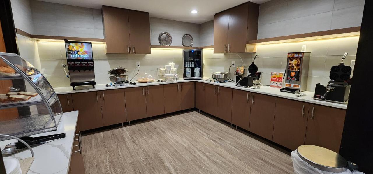 Comfort Inn & Suites Шакопи Экстерьер фото